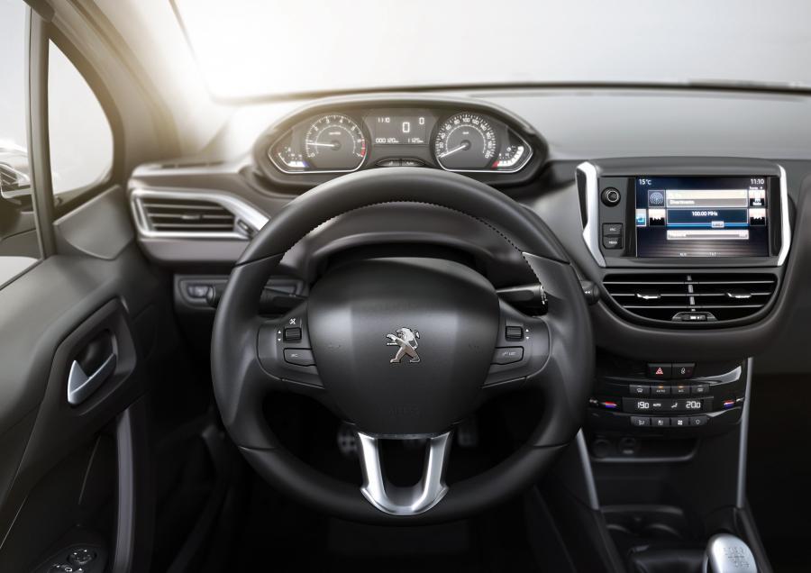  Peugeot 2008 2015 года  (BR) (фото 19 из 25)
